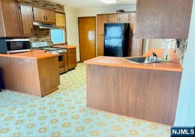 Photo 3 of Sale Pending at 218 Pandolfi Ave, Secaucus, NJ 07094 | MLS# 26033361 | Listing updated on 2026-09-17