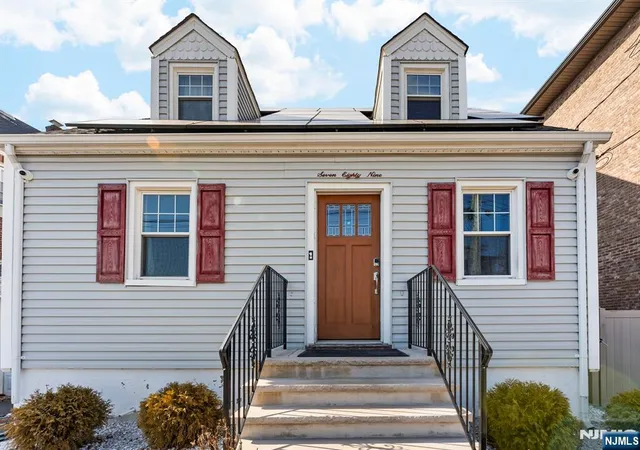 Photo 3 of Single family home for sale at 789 Harvard Pl, Cliffside Park, NJ 07010 | MLS# 26033377 | Listing updated on 2026-09-15