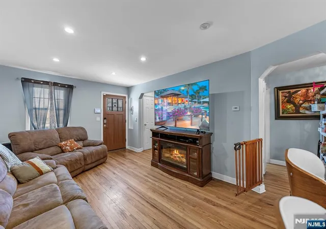 Photo 3 of Sale Pending at 789 Harvard Pl, Cliffside Park, NJ 07010 | MLS# 26033377 | Listing updated on 2026-10-06