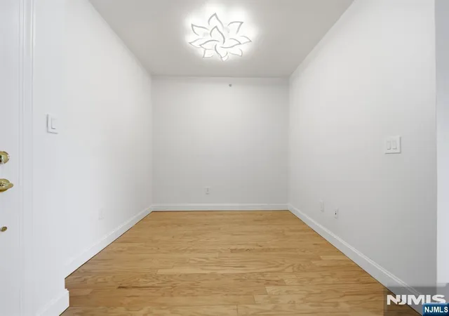 Photo 3 of Condo for sale at 3404 Windsor Park Ct, Englewood, NJ 07631 | MLS# 26033382 | Listing updated on 2026-10-15
