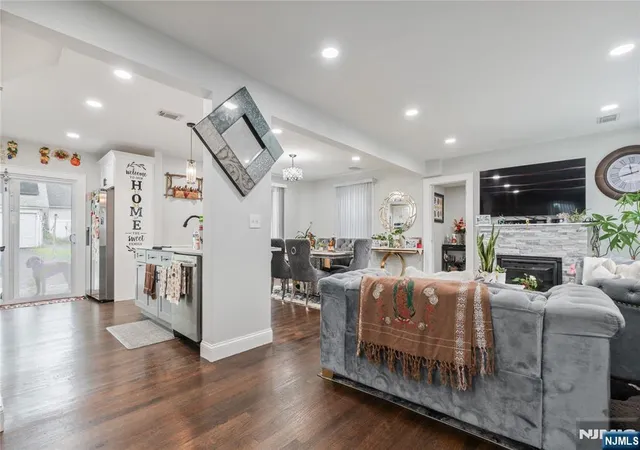 Photo 3 of Single family home for sale at 154 Sandford Ave, North Plainfield, NJ 07060 | MLS# 26033413 | Listing updated on 2026-09-13