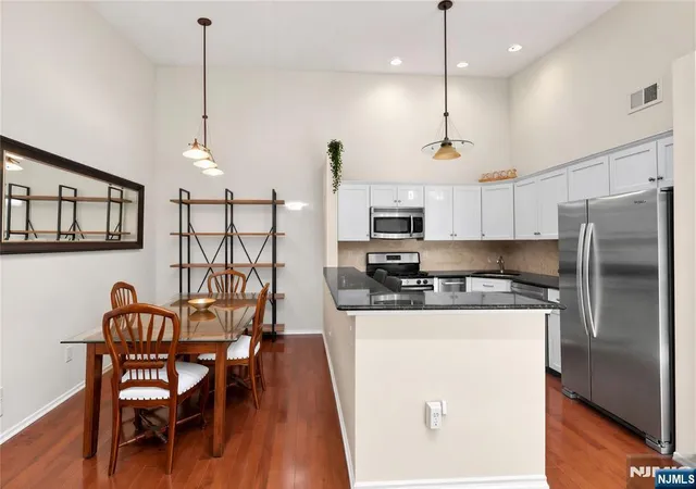 Photo 3 of Sale Pending at 952 Juniper Way, Mahwah, NJ 07430 | MLS# 26033414 | Listing updated on 2026-10-09