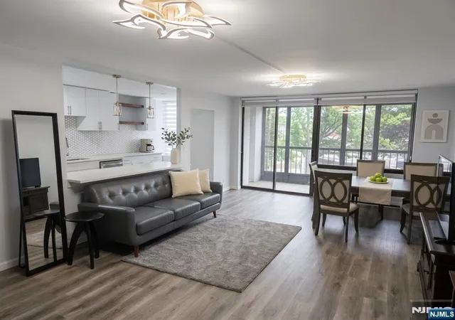 Photo 4 of Condo for sale at 300 Winston, Cliffside Park, NJ 07010 | MLS# 26033420 | Listing updated on 2026-09-04