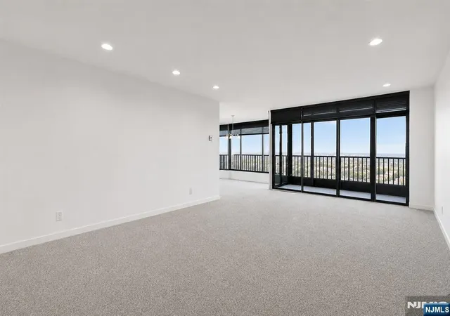 Photo 3 of House for sale at 5 Horizon Rd #2909, Fort Lee, NJ 07024 | MLS# 26033438 | Listing updated on 2026-09-04
