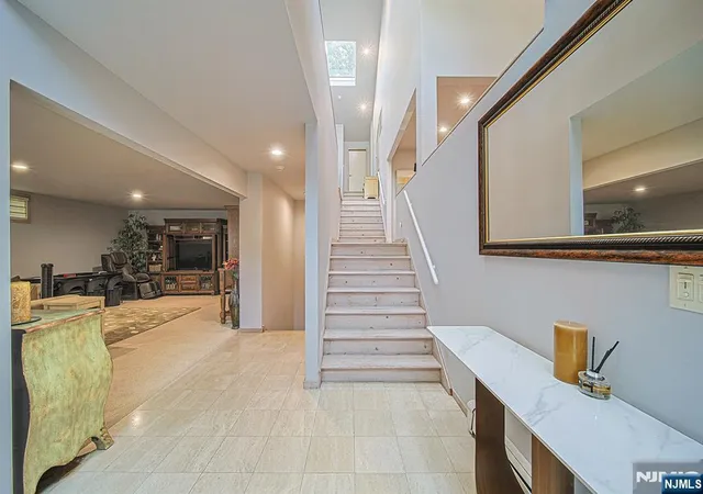Photo 3 of Single family home for sale at 570 Grandview Ter, Leonia, NJ 07605 | MLS# 26033446 | Listing updated on 2026-09-10