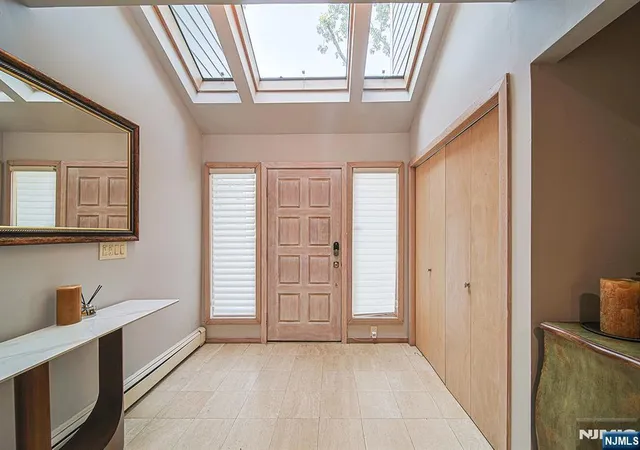 Photo 4 of Single family home for sale at 570 Grandview Ter, Leonia, NJ 07605 | MLS# 26033446 | Listing updated on 2026-09-10