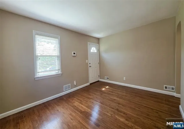 Photo 4 of Single family home for sale at 231 Linden Pl, New Milford, NJ 07646 | MLS# 26033458 | Listing updated on 2026-09-08