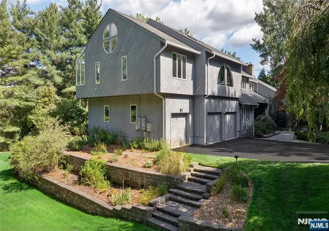 Photo 3 of Single family home for sale at 22 Angela Ct, Woodcliff Lake, NJ 07677 | MLS# 26033470 | Listing updated on 2026-09-05