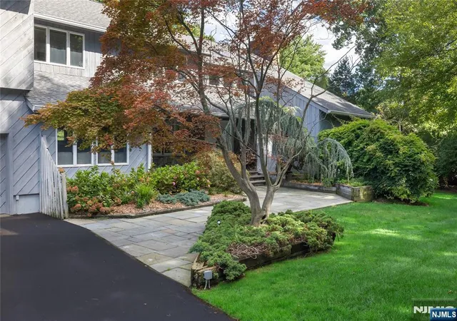 Photo 4 of Single family home for sale at 22 Angela Ct, Woodcliff Lake, NJ 07677 | MLS# 26033470 | Listing updated on 2026-09-05