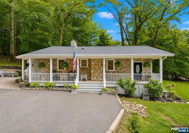 Photo 3 of House for sale at 90 Highland St, Park Ridge, NJ 07656 | MLS# 26033473 | Listing updated on 2026-09-14