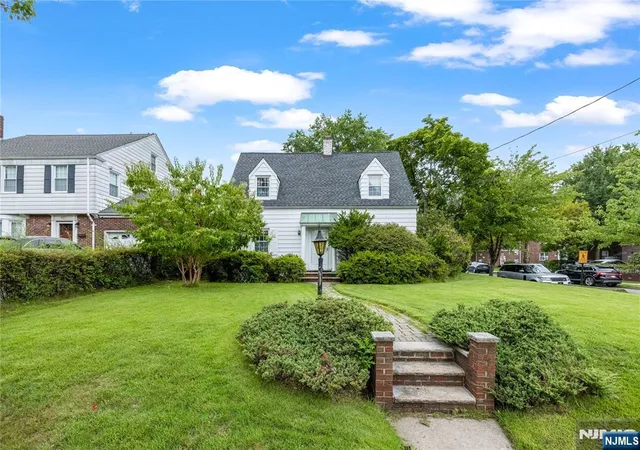 Single family home for sale at 633 Prospect Ave, Ridgefield, NJ 07657 | MLS# 26033510