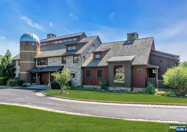 Photo 1 of Single family home for sale at 106 Mountain Top Rd, Lebanon Twp, NJ 08826 | MLS# 26033529 | Listing updated on 2026-09-09