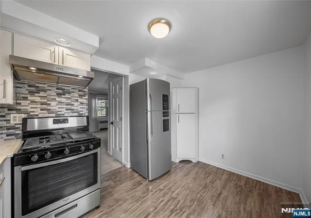 Listing Photo 5 - Condo for sale in building located at 1244 Inwood Ter, Fort Lee, NJ 07024 - Unit #B