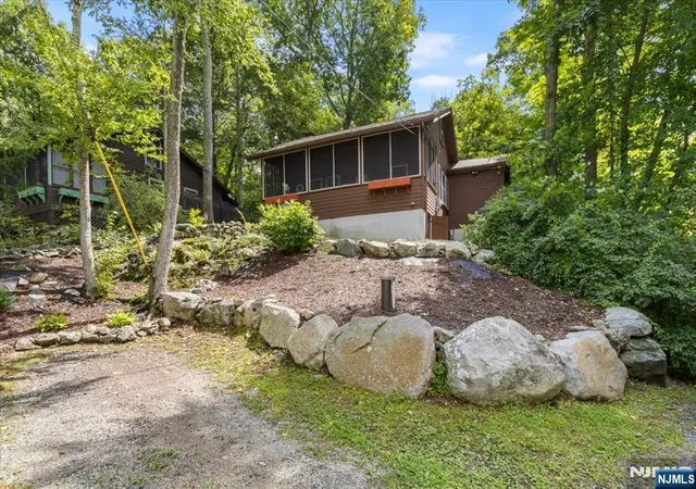 Photo 3 of House for sale at 105 Shore Rd, Byram, NJ 07821 | MLS# 26033571 | Listing updated on 2026-09-04