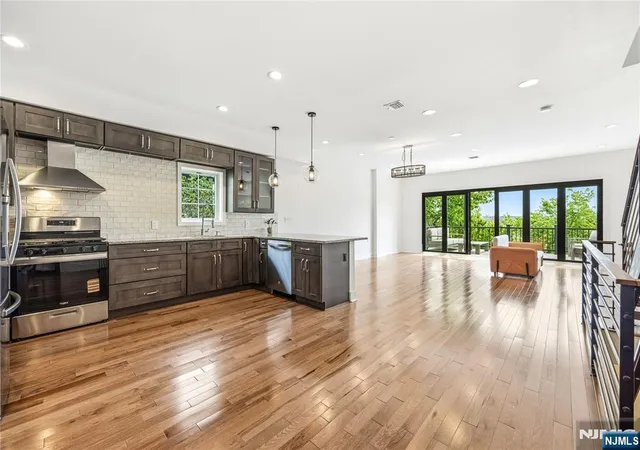Photo 1 of Single family home for sale at 107 Mountain Rd, Jersey City, NJ 07307 | MLS# 26033573 | Listing updated on 2026-09-09