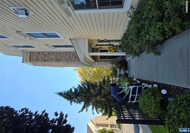 Photo 4 of Townhouse for sale at 1a Sweeney, Montvale, NJ 07645 | MLS# 26033574 | Listing updated on 2026-09-10