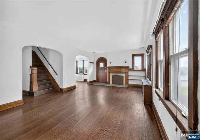 Photo 3 of Single family home for sale at 1208 Pompton Ave, Cedar Grove, NJ 07009 | MLS# 26033582 | Listing updated on 2026-09-06