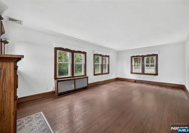 Photo 3 of Single family home for sale at 1208 Pompton Ave, Cedar Grove, NJ 07009 | MLS# 26033582 | Listing updated on 2026-09-06