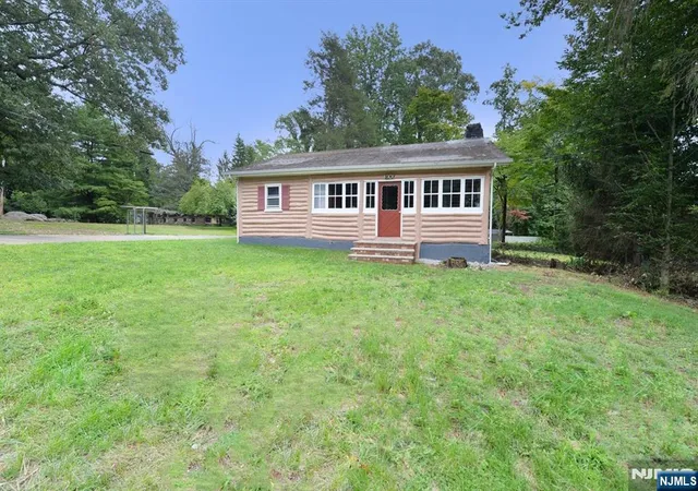 Photo 1 of Single family home for sale at 100 Tower Rd, Wayne, NJ 07470 | MLS# 26033603 | Listing updated on 2026-09-04