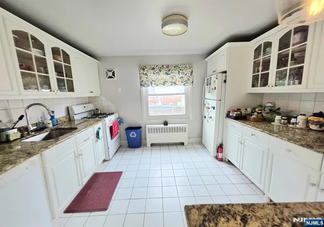 Photo 3 of Condo for sale at 2209d Center Ave #D, Fort Lee, NJ 07024 | MLS# 26033609 | Listing updated on 2026-09-10