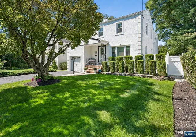 Photo 3 of Single family home for sale at 25 Swan, Livingston, NJ 07039 | MLS# 26033611 | Listing updated on 2026-09-09