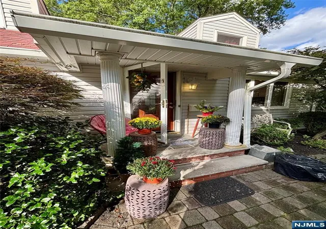 Photo 4 of Single family home for sale at 70 Mayfair Dr, West Orange, NJ 07052 | MLS# 26033614 | Listing updated on 2026-09-20