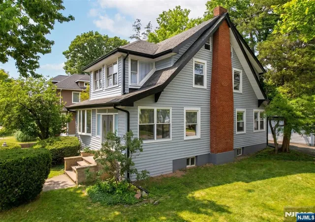 Photo 2 of Single family home for sale at 933 Maple Ave, Ridgefield, NJ 07657 | MLS# 26033621 | Listing updated on 2026-09-13