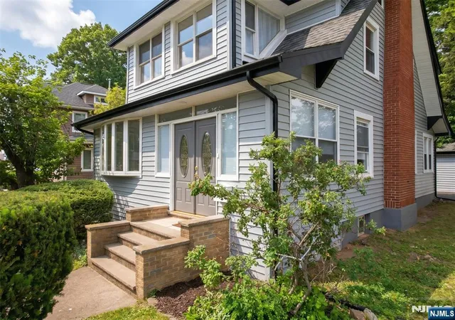 Photo 3 of Single family home for sale at 933 Maple Ave, Ridgefield, NJ 07657 | MLS# 26033621 | Listing updated on 2026-09-13