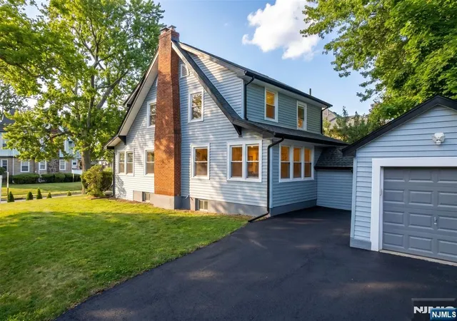 Photo 3 of Single family home for sale at 933 Maple Ave, Ridgefield, NJ 07657 | MLS# 26033621 | Listing updated on 2026-09-13