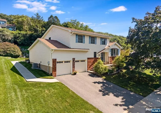 Photo 1 of Single family home for sale at 85 Tremont Ter, Wanaque, NJ 07465 | MLS# 26033647 | Listing updated on 2026-09-18