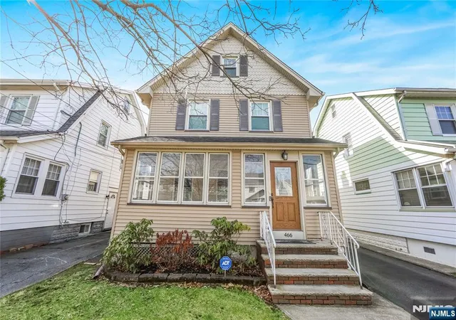Photo 2 of Single family home for sale at 466 Beardsley Ave, Bloomfield, NJ 07003 | MLS# 26033654 | Listing updated on 2026-09-10
