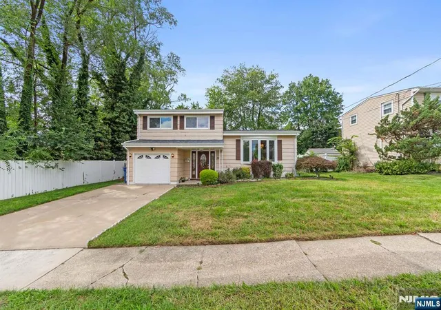 Photo 1 of Sale Pending at 39 Hastings Rd, Old Bridge, NJ 08857 | MLS# 26033658 | Listing updated on 2026-10-15