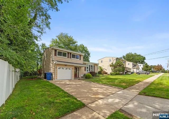 Photo 3 of Sale Pending at 39 Hastings Rd, Old Bridge, NJ 08857 | MLS# 26033658 | Listing updated on 2026-10-15