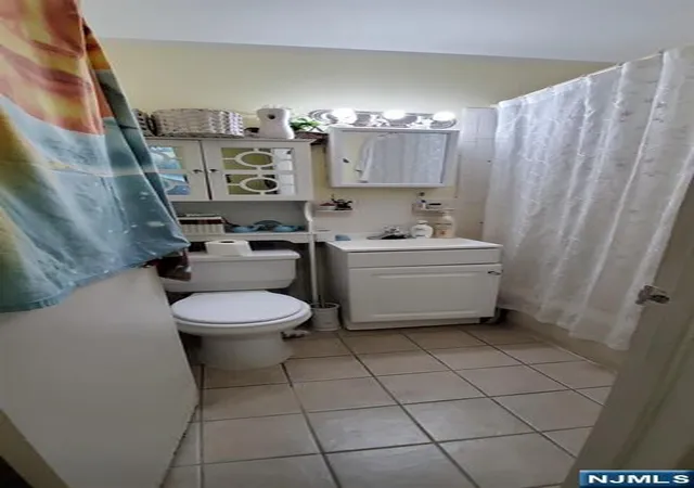 Listing Photo 5 - Condo for sale in building located at 209-211 48th, Union City, NJ 07087 - Unit #D4