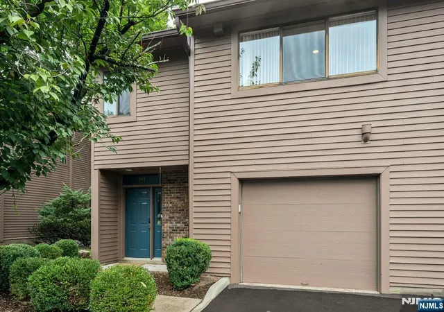 Photo 3 of Townhouse for sale at 191 Yorktowne Ct #191B, Twp Of Washington, NJ 07676 | MLS# 26033687 | Listing updated on 2026-09-17