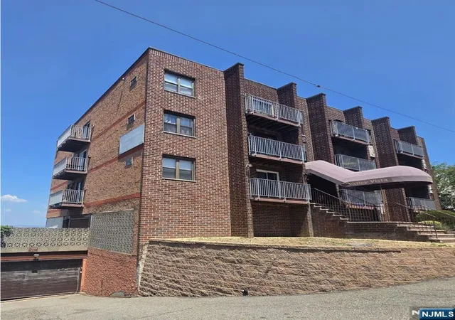 Photo 4 of Condo for sale at 201 12th Street #19, Palisades Park, NJ 07650 | MLS# 26033688 | Listing updated on 2026-09-12