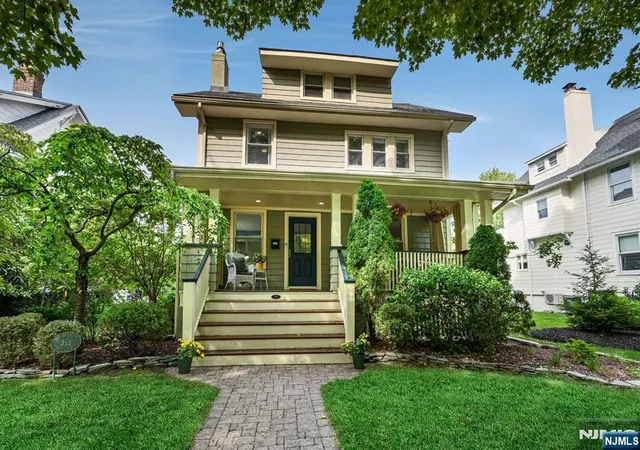 Photo 1 of Sale Pending at 353 Franklin Ave, Ridgewood, NJ 07450 | MLS# 26033704 | Listing updated on 2026-10-13