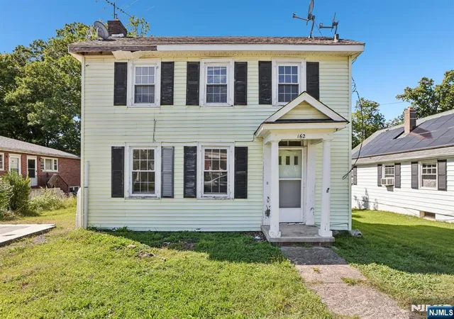 Photo 2 of Single family home for sale at 162 Chestnut St, Boonton Town, NJ 07005 | MLS# 26033728 | Listing updated on 2026-09-14
