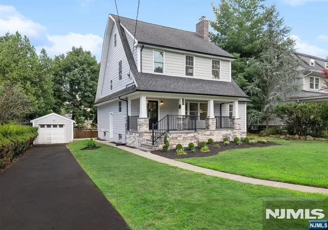 Photo 1 of Single family home for sale at 613 Hillcrest Rd, Ridgewood, NJ 07450 | MLS# 26033771 | Listing updated on 2026-10-16
