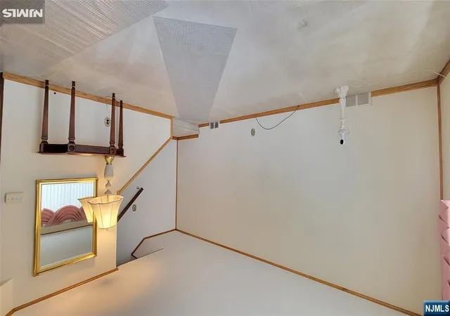 Photo 2 of Single family home for sale at 749 Ten Eyck Ave, Lyndhurst, NJ 07071 | MLS# 26033802 | Listing updated on 2026-09-15