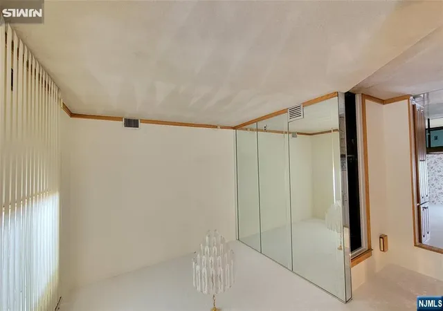 Photo 3 of Single family home for sale at 749 Ten Eyck Ave, Lyndhurst, NJ 07071 | MLS# 26033802 | Listing updated on 2026-09-15