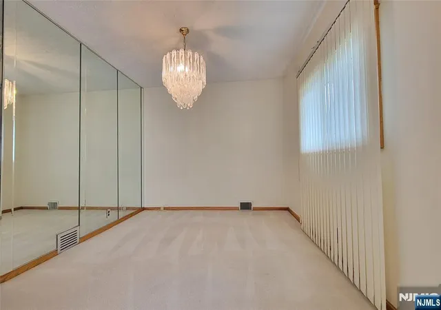 Photo 4 of Single family home for sale at 749 Ten Eyck Ave, Lyndhurst, NJ 07071 | MLS# 26033802 | Listing updated on 2026-09-15