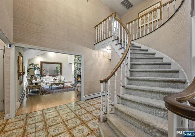 Photo 3 of Single family home for sale at 40 Mohegan Trl, Saddle River, NJ 07458 | MLS# 26033803 | Listing updated on 2026-09-08