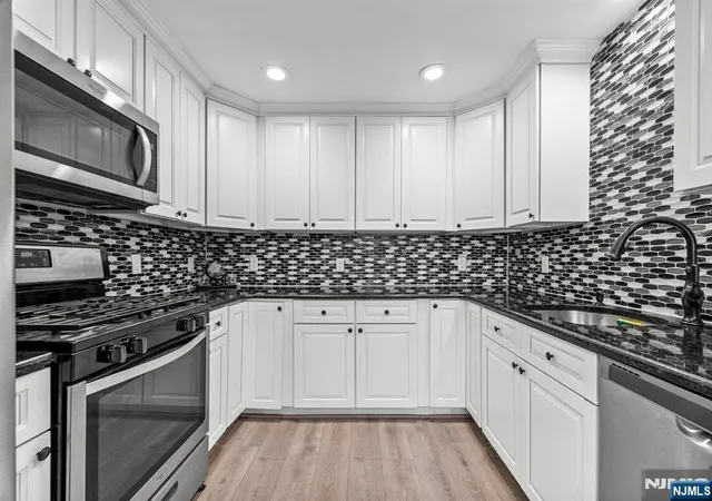 Photo 3 of Single family home for sale at 20 Shawnee Rd, Hopatcong, NJ 07843 | MLS# 26033851 | Listing updated on 2026-10-04