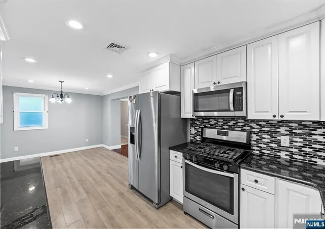 Photo 3 of Single family home for sale at 20 Shawnee Rd, Hopatcong, NJ 07843 | MLS# 26033851 | Listing updated on 2026-10-04