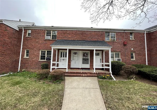 Photo 3 of Condo for sale at 1267 Anderson Ave #26, Fort Lee, NJ 07024 | MLS# 26033853 | Listing updated on 2026-09-08