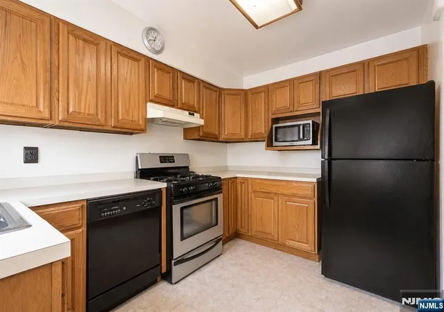 Photo 2 of Sale Pending at 110 Patricia Pl, Clifton, NJ 07012 | MLS# 26033857 | Listing updated on 2026-10-13