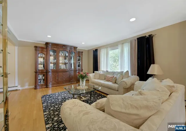 Photo 4 of Sale Pending at 33 Hurlbut St, Westwood, NJ 07675 | MLS# 26033870 | Listing updated on 2026-09-17