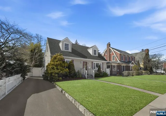 Photo 2 of Single family home for sale at 95 Cedar Ave, Hackensack, NJ 07601 | MLS# 26033872 | Listing updated on 2026-09-12