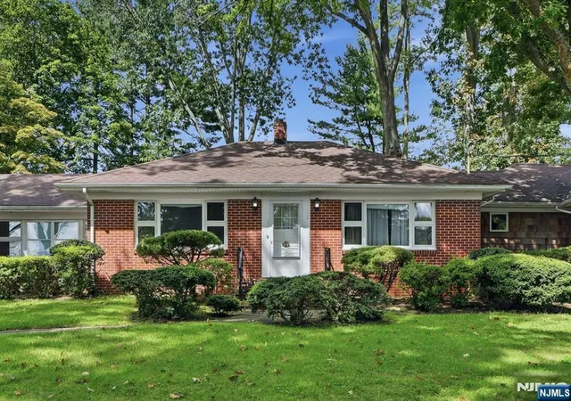 Photo 3 of Sale Pending at 23 Glendale Dr, Freehold Twp, NJ 07728 | MLS# 26033892 | Listing updated on 2026-09-17